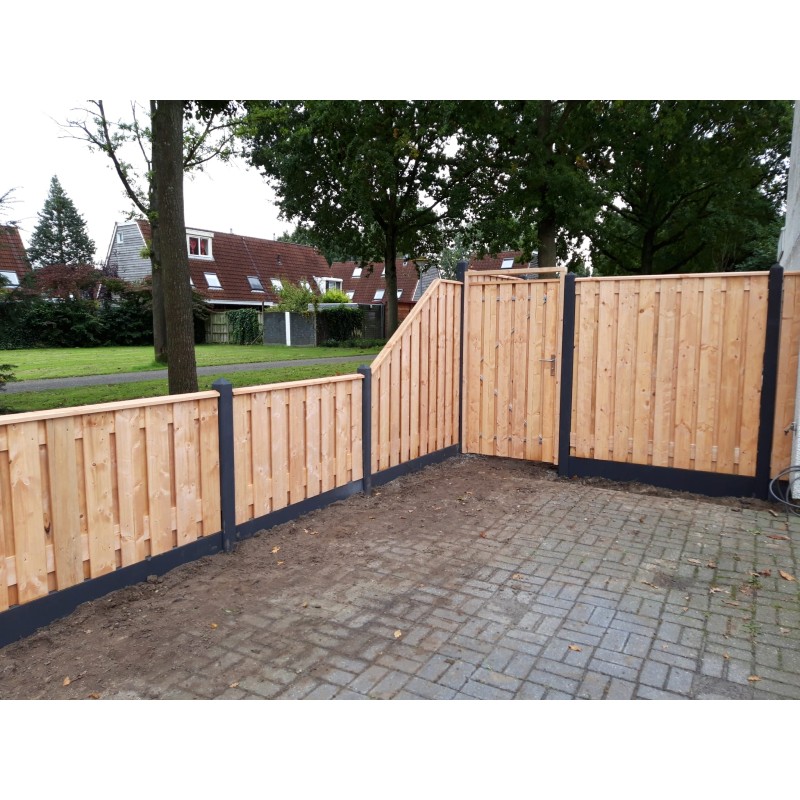 Schutting atraciet paal met afloop